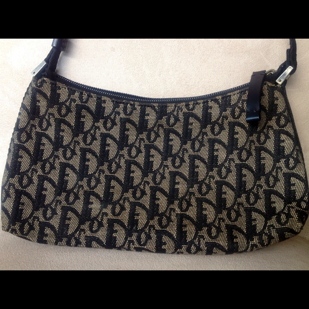 COPY - 100% authentic Christian Dior